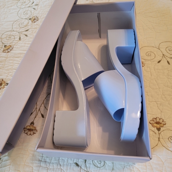 NWOT Madden Girl light blue slip on strap shoes. Size 8 - Picture 5 of 7